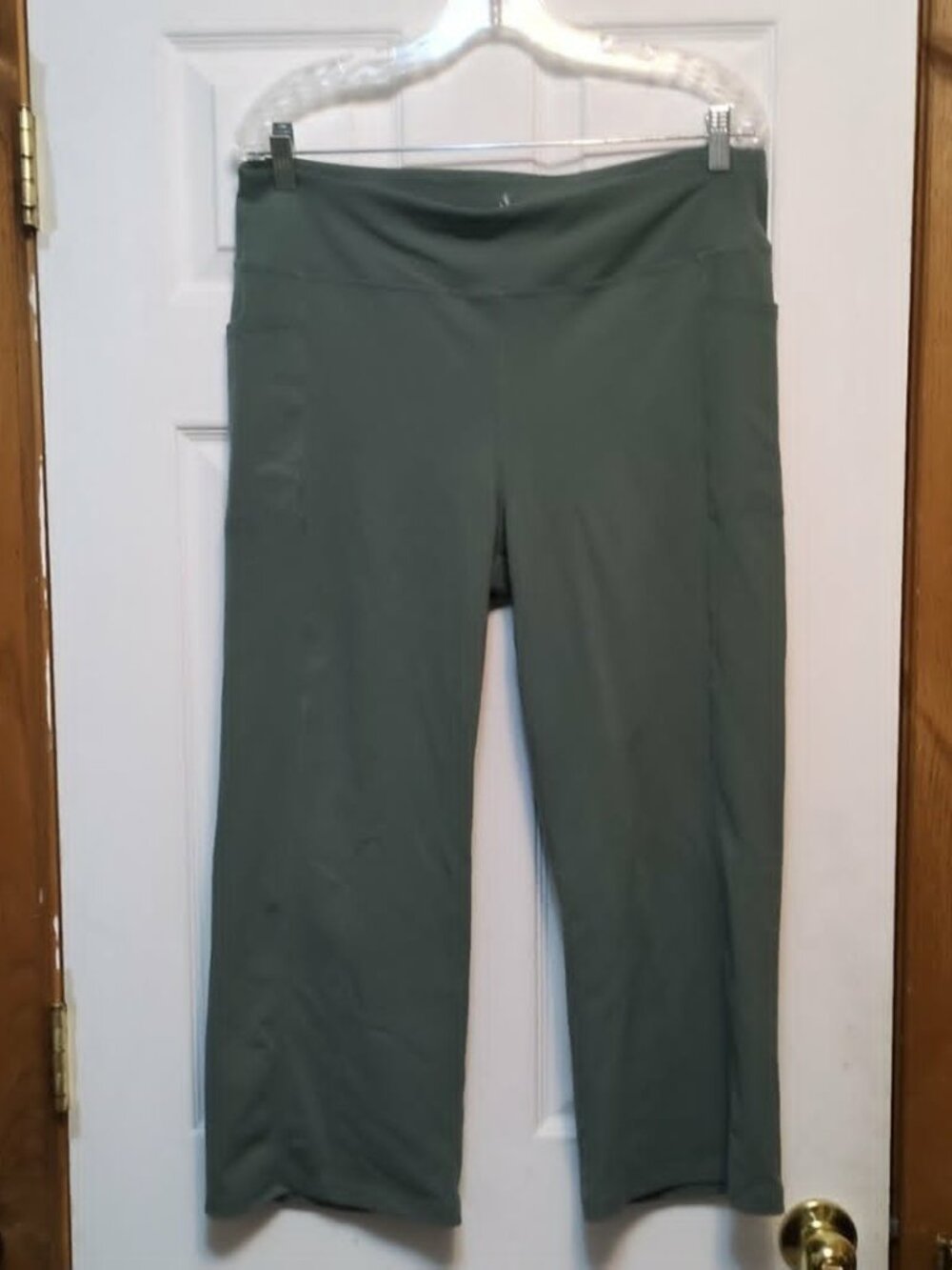 Sketchers Go Walk LA Green Cropped Capri Leggings Sz XL Media Pockets Athleisure